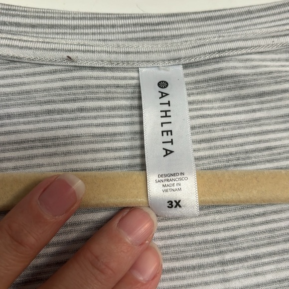 Athleta Gray and White Boxy Cap Sleeve T-Shirt - Picture 2 of 5